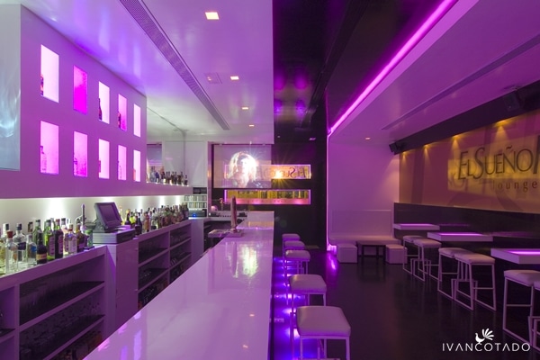 Interiorismo Comercial. Iluminación Comercial. El Sueño Húmedo. Ourense. Galicia.