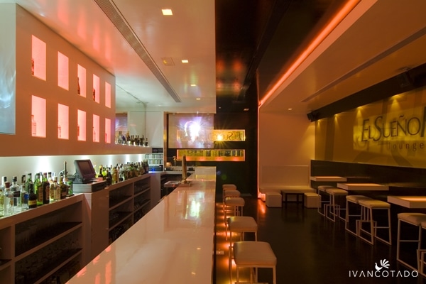 Interiorismo Comercial. Iluminación Comercial. El Sueño Húmedo. Ourense. Galicia.