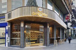 Fachada en Diseño Interior de Panadería Carnoedo en A Coruña