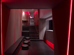 Detalles iluminación LED Rojo en La Fragua de Vulcano Lounge & Bar