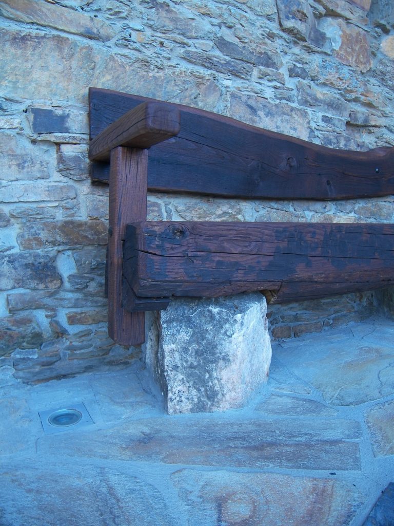 Banco-traviesa en casa rural