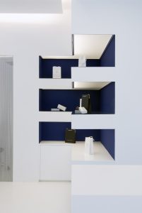 Diseño de óptica en Ponferrada. Mueble expositor de producto