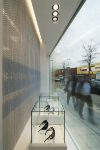 Escaparate en diseño de óptica Tu Visión en Ponferrada, León