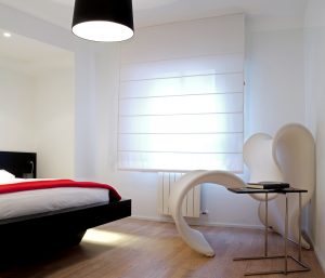 Diseño interior de piso en Galicia. Cama de diseño y fabricación propia