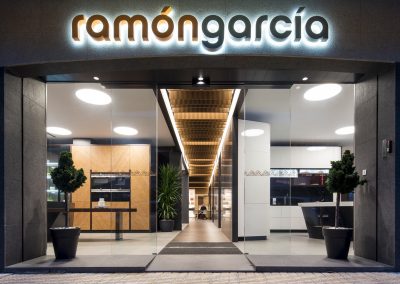 Diseño de showroom de cocinas para Grupo Ramón García