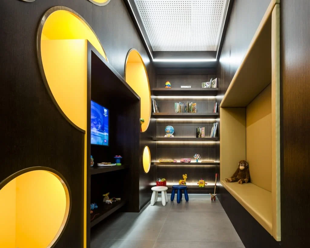 Sala infantil en Diseño de showroom de cocinas para Grupo Ramón García