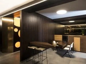 Atención personalizada en Diseño de showroom de cocinas para Grupo Ramón García