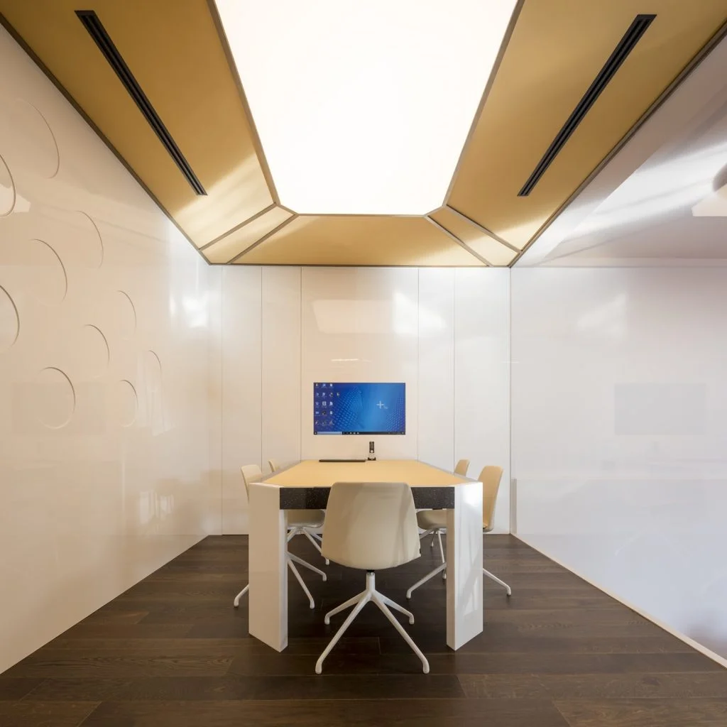 Sala de reuniones en Diseño de showroom de cocinas para Grupo Ramón García