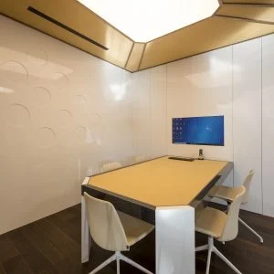 Sala de reuniones en Diseño de showroom de cocinas para Grupo Ramón García