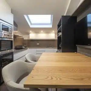 Cocina en diseño y equipamiento vivienda en la costa