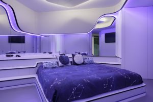 Domitorio y jacuzzi-Diseño interior vivienda futurista en Elche