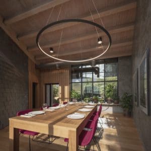 Vista frontal en Interiorismo Estratégico en comedor para clientes de CUPA Pizarras