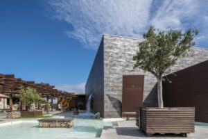 Exteriores en el nuevo restaurante Árbore da Veira en A Coruña, Galicia