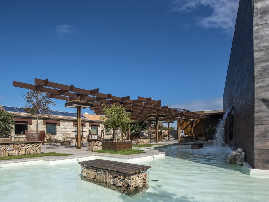 Exteriores en el nuevo restaurante Árbore da Veira en A Coruña, Galicia