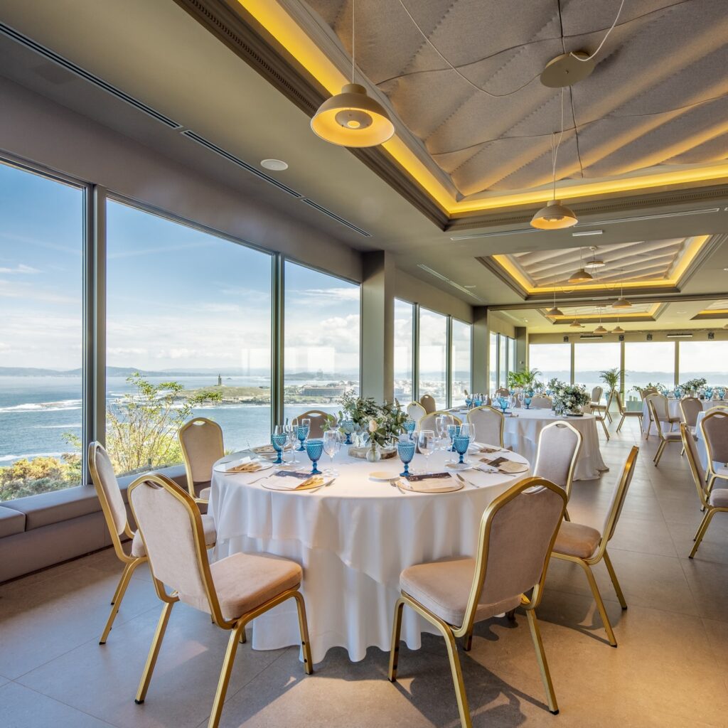 Interiorismo en Salón de Eventos 'Amar Eventos' by Árbore de Veira