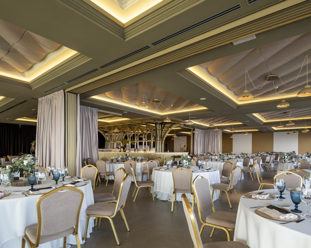 Interiorismo en Salón de Eventos 'Amar Eventos' by Árbore de Veira