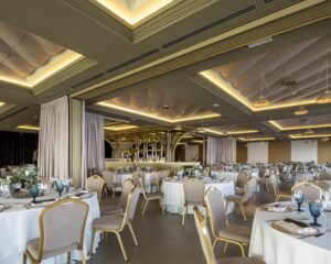 Interiorismo en Salón de Eventos 'Amar Eventos' by Árbore de Veira