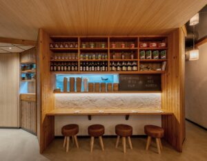 Vista cocina en Diseño interior restaurante Koh Lanta en Elche