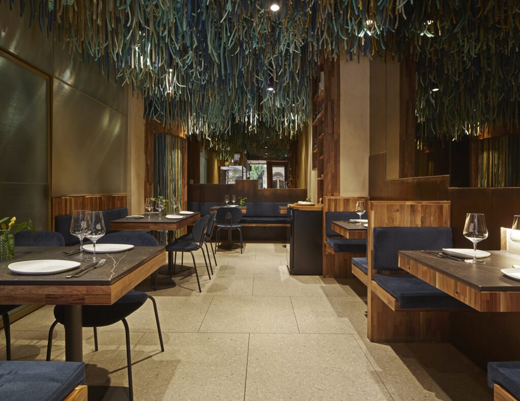 Vista de Sala Diseño restaurante LaMaskerida de Gros.