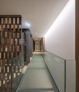 Diseño notaría Pérez-Brey. Pasarela.