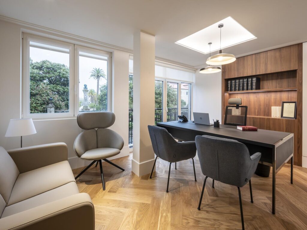 Diseño notaría Pérez-Brey. Despacho principal