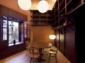 Interiorismo tienda de vinos 'Asede' en Santiago