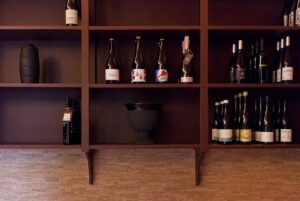 Interiorismo tienda de vinos 'Asede' en Santiago