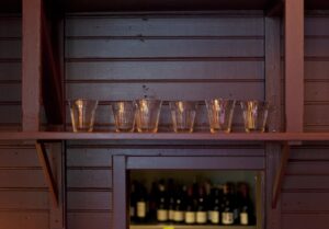 Interiorismo tienda de vinos 'Asede' en Santiago