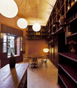 Interiorismo tienda de vinos 'Asede' en Santiago