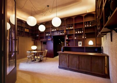 Interiorismo ‘Asede’ tienda de vinos en Santiago